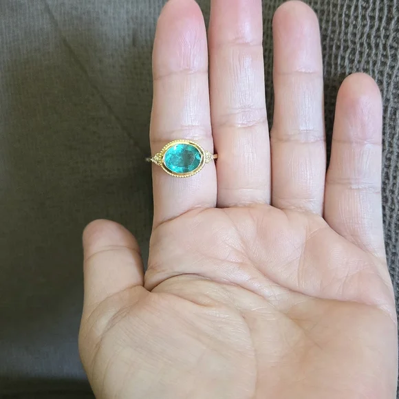 Shivam Green💚 Quartz Ellipse Ring💍 - NWT - Picture 16 of 16